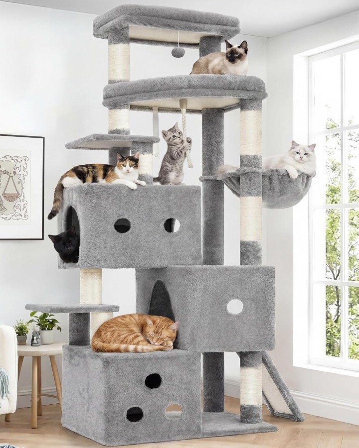 Árbol rascador Heybly gris claro de 188 cm con tres cuevas apiladas, plataformas, cesta colgante y cinco gatos