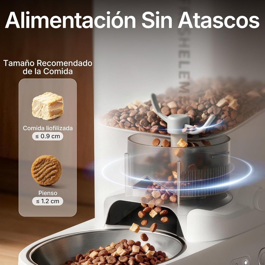 Ver imagen 5 de 6: Pienso cayendo al cuenco de acero inoxidable del comedero sin atascarse