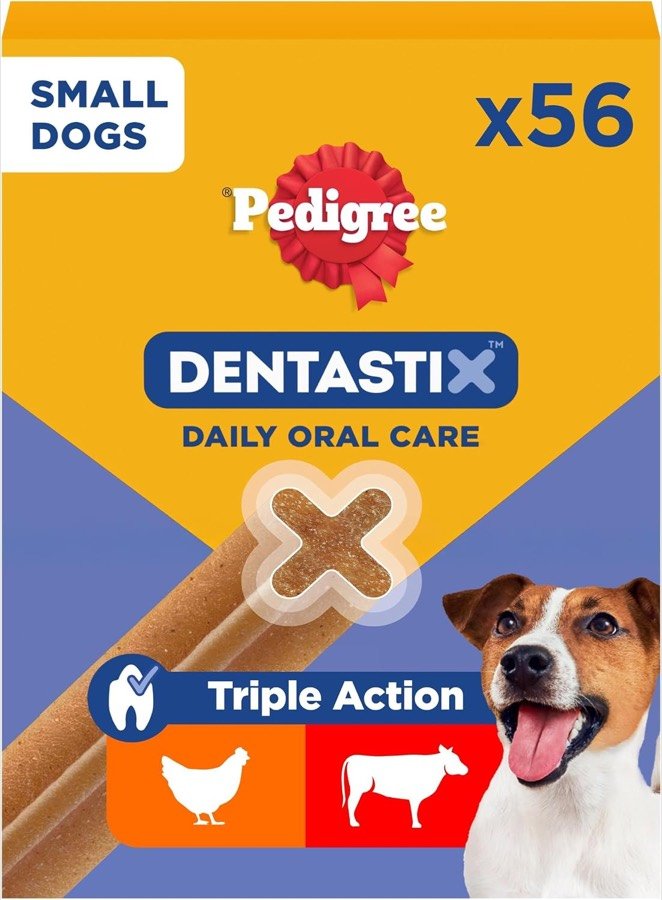 Caja de 56 sticks dentales Pedigree Dentastix con el rótulo «small dogs» impreso en el envase