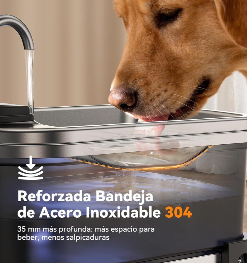Ver imagen 4 de 6: Perro bebiendo del chorro de la fuente FEELNEEDY sobre su bandeja de acero inoxidable 304, 35 mm más profunda