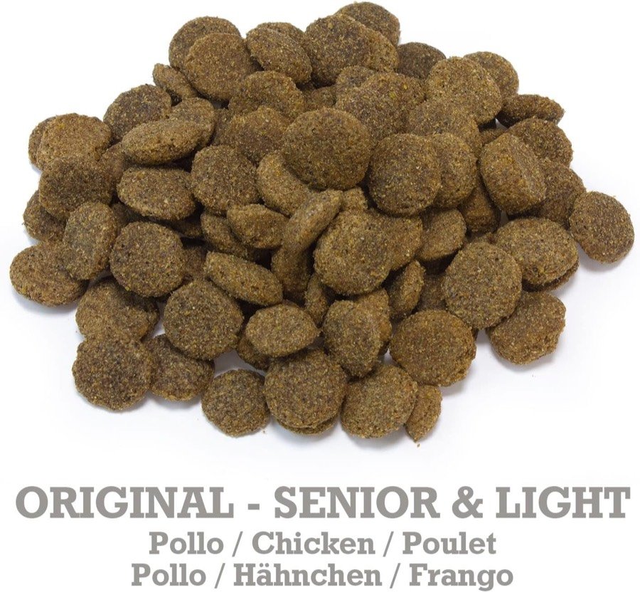 Ver imagen 2 de 6: Montón de croquetas del Arquivet Senior y Light con el nombre de la receta de pollo