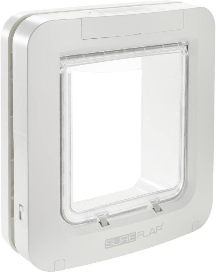 Puerta SureFlap grande con lector de microchip en blanco, vista de frente con su trampilla transparente