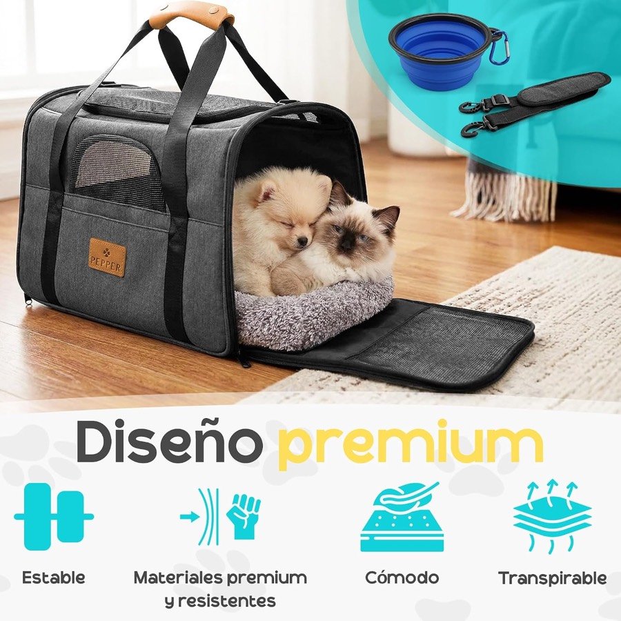 Ver imagen 5 de 6: Dos cachorros de pomerania y un gato dentro del transportín PEPPER abierto, con los rótulos de estable, cómodo y transpirable
